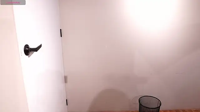 Ariaa Isabell online show from 28, 10, 2025