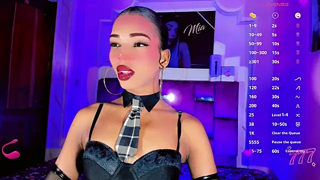 LADY-HOT-SEXY- online show from 8, 6, 2026