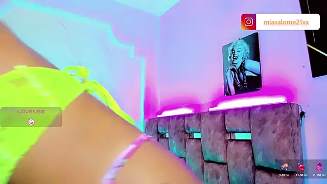 LADY-HOT-SEXY- online show from 23, 11, 2025