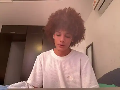 Snapshot of Max_Rain chatting on 24, 5, 2026 Max Rain online show from 24, 5, 2026