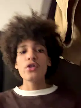 Snapshot of Max_Rain chatting on 14, 12, 2025 Max Rain online show from 14, 12, 2025