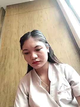 Duyen02 online show from 2, 10, 2025