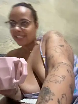 Chloe Leaozinho online show from 12, 3, 2026