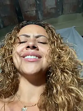 Chloe Leaozinho online show from 12, 2, 2026