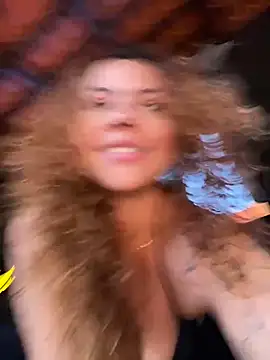 Chloe Leaozinho online show from 11, 10, 2025