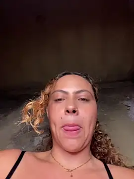 Snapshot of Chloe_Leaozinho chatting on 10, 5, 2026 Chloe Leaozinho online show from 10, 5, 2026