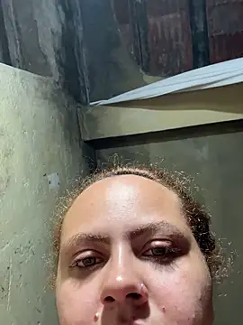 Chloe Leaozinho online show from 22, 12, 2025