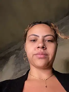 Snapshot of Chloe_Leaozinho chatting on 11, 5, 2026 Chloe Leaozinho online show from 11, 5, 2026