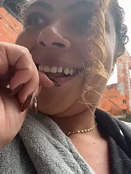 Snapshot of Chloe_Leaozinho chatting on 27, 5, 2026 Chloe Leaozinho online show from 27, 5, 2026
