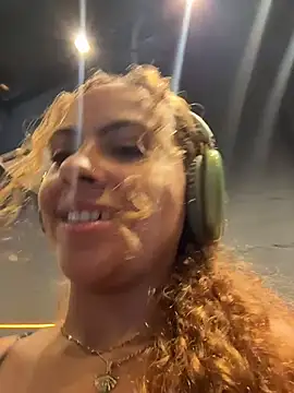 Chloe Leaozinho online show from 20, 2, 2026