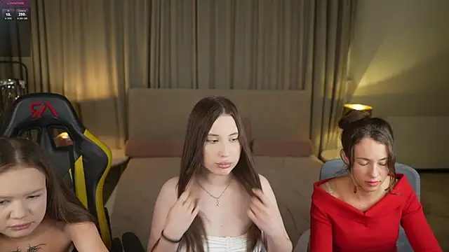 Claire Dreams online show from 26, 9, 2025