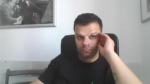 Snapshot of FROCETTO93 chatting on 1, 6, 2026 FROCETTO93 online show from 1, 6, 2026