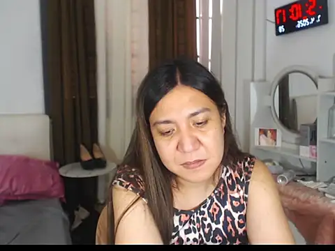 stellahugeX online show from 7, 4, 2026