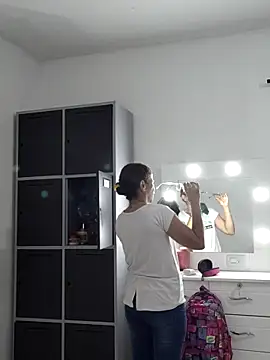 Merybeks online show from 9, 10, 2025