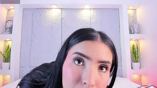 LovelyEyesx online show from 10, 4, 2026