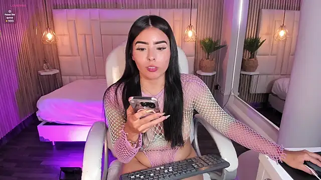 LovelyEyesx online show from 5, 2, 2026