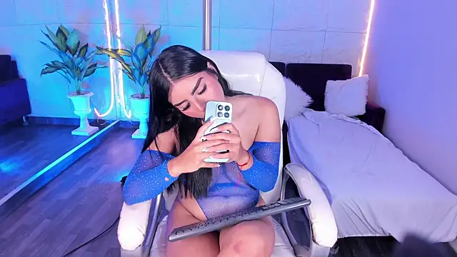 LovelyEyesx online show from 4, 11, 2025