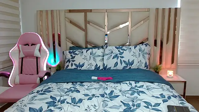 violett star1 online show from 20, 12, 2025