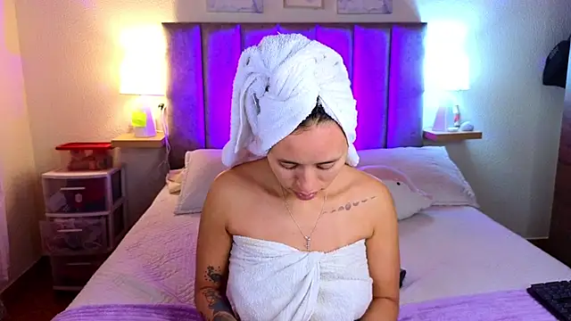 juliana-mancini online show from 20, 4, 2026