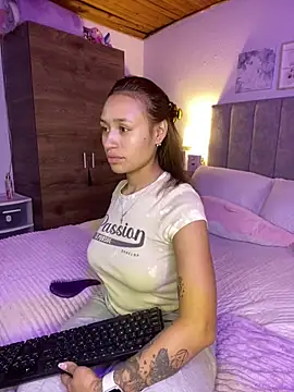 Snapshot of juliana-mancini chatting on 6, 10, 2025 juliana-mancini online show from 6, 10, 2025