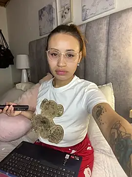 juliana-mancini online show from 31, 3, 2026