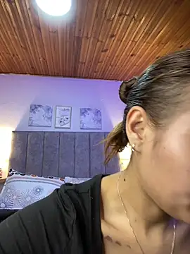 Snapshot of juliana-mancini chatting on 24, 10, 2025 juliana-mancini online show from 24, 10, 2025