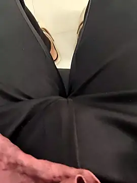 Snapshot of ddllrr224 chatting on 5, 11, 2025 ddllrr224 online show from 5, 11, 2025