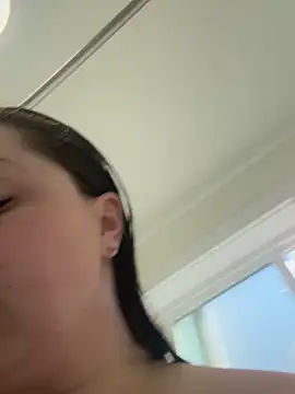 mommyxxmilkerxx online show from 29, 4, 2026