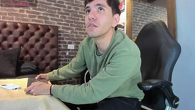 Matteo12  online show from 24, 10, 2025