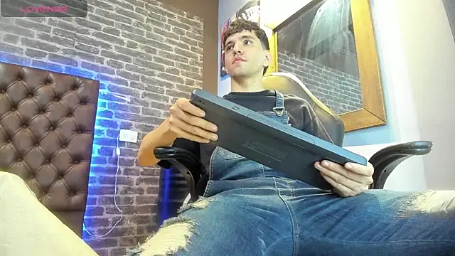 Matteo12  online show from 7, 10, 2025