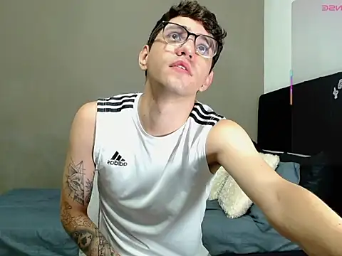 Snapshot of Matteo12_ chatting on 17, 5, 2026 Matteo12 online show from 17, 5, 2026