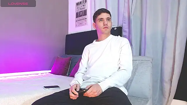 Matteo12  online show from 11, 11, 2025