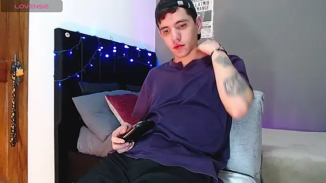 Matteo12  online show from 4, 12, 2025