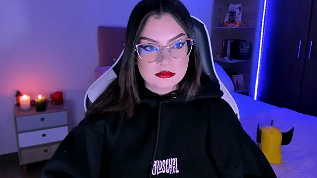 OphelianaRose33 online show from 14, 11, 2025