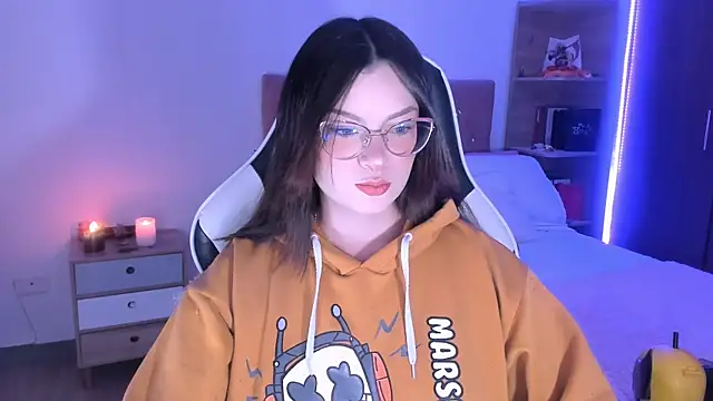 OphelianaRose33 online show from 8, 9, 2025