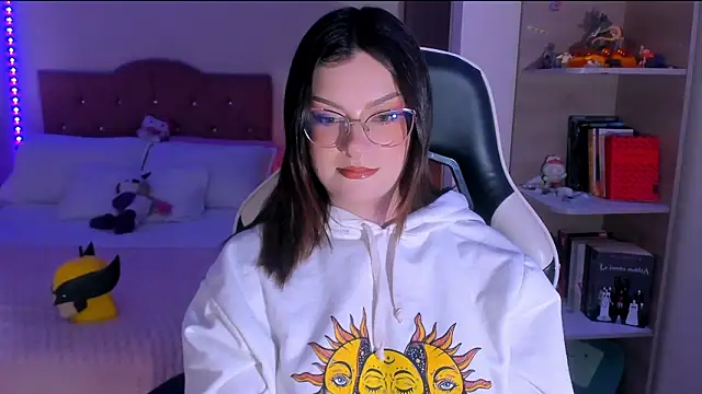 OphelianaRose33 online show from 12, 2, 2026