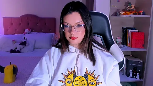 OphelianaRose33 online show from 22, 2, 2026