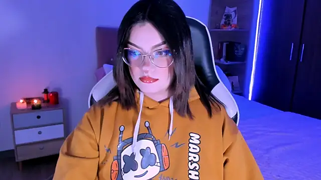 OphelianaRose33 online show from 22, 11, 2025