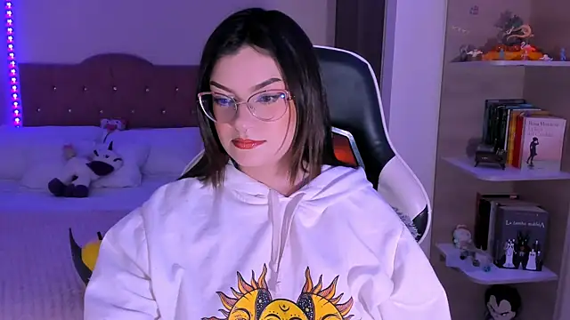 OphelianaRose33 online show from 18, 12, 2025