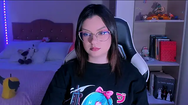 OphelianaRose33 online show from 13, 2, 2026