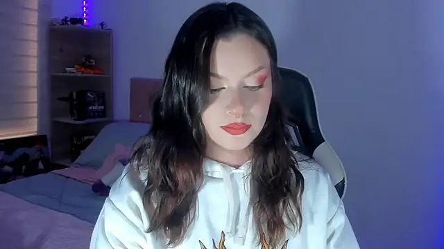 Snapshot of OphelianaRose33 chatting on 24, 6, 2026 OphelianaRose33 online show from 24, 6, 2026
