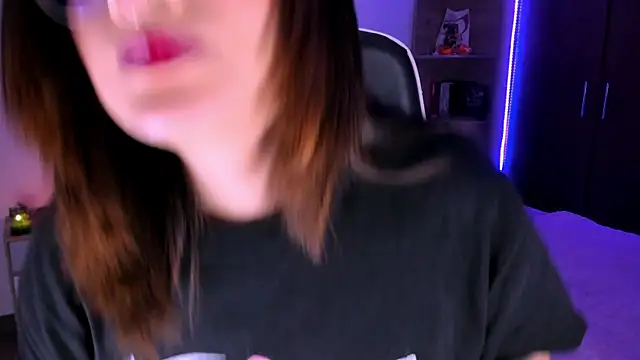 OphelianaRose33 online show from 1, 11, 2025