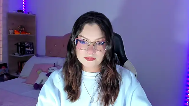 Snapshot of OphelianaRose33 chatting on 3, 6, 2026 OphelianaRose33 online show from 3, 6, 2026