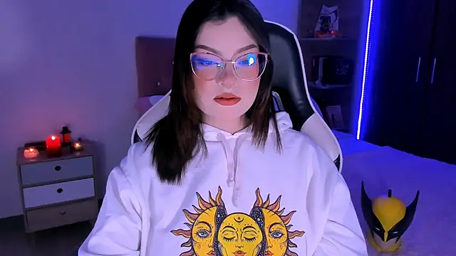 OphelianaRose33 online show from 25, 11, 2025