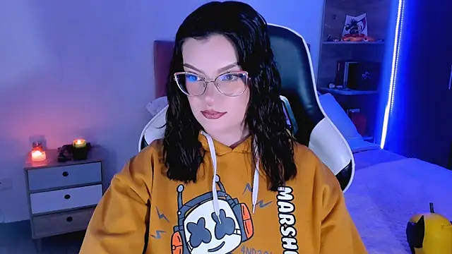 OphelianaRose33 online show from 23, 9, 2025