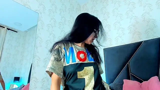 Snapshot of white_leti chatting on 8, 11, 2025 white leti online show from 8, 11, 2025