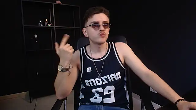 Snapshot of FelixStarkk chatting on 4, 6, 2026 FelixStarkk online show from 4, 6, 2026