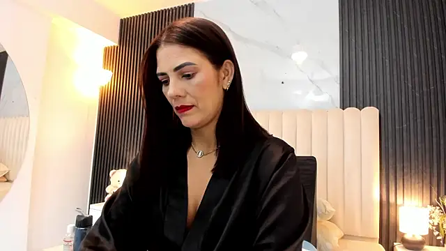 Samantha Claus online show from 11, 11, 2025