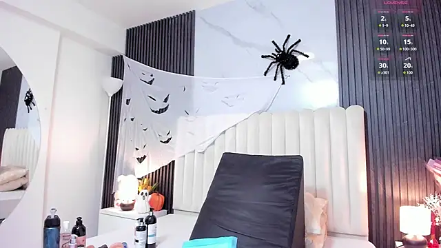 Samantha Claus online show from 17, 10, 2025