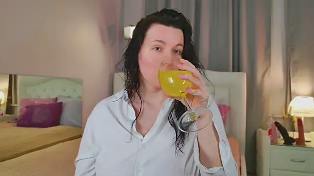 Snapshot of love_me__tonight_ chatting on 25, 10, 2025 love me tonight online show from 25, 10, 2025